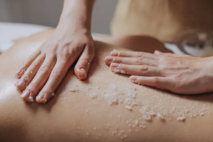 Buff Away the Summer Blues: Body Scrub Massages at ChillCt