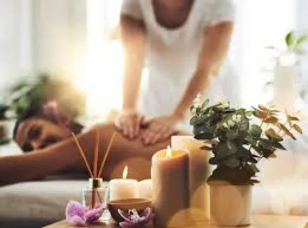 Aromatherapy Massage: Breathe Deep, Bliss Out