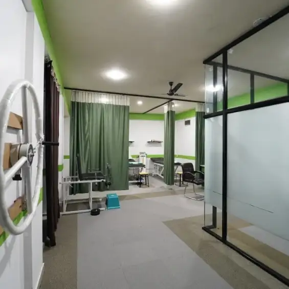 CB Physiotherapy Safdarjung Enclave - Spine, Sports & Chiropractic 1