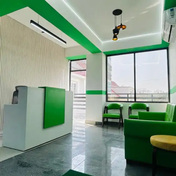 CB Physiotherapy Safdarjung Enclave - Spine, Sports & Chiropractic 4