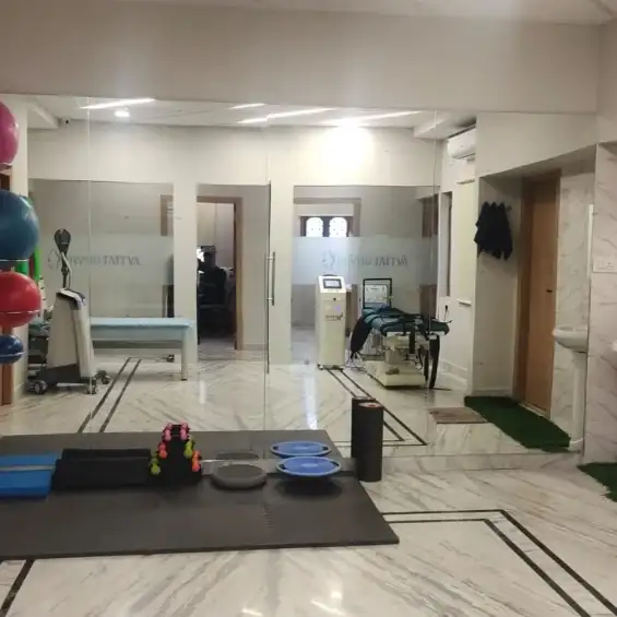 CB Physiotherapy Safdarjung Enclave - Spine, Sports & Chiropractic 6